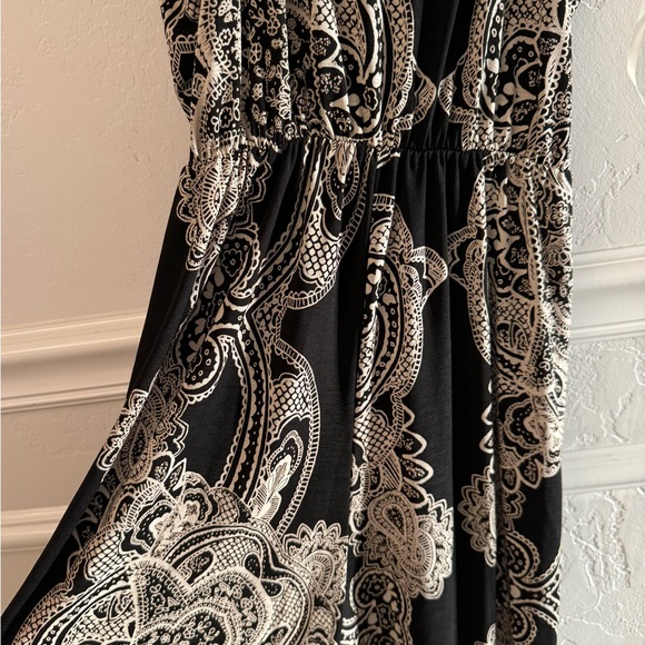 BOHO Strappy Jumpsuit Size Small. Gently used in excellent condition! - Picture 4 of 12